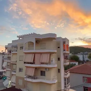 Central Apartament , Himare Albania